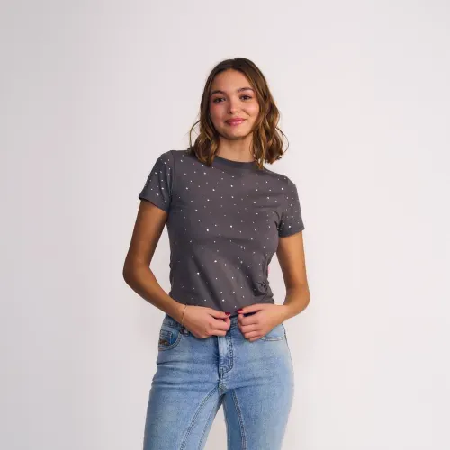 Polera Manga Corta Street Core Tachas