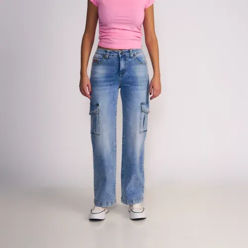 Jeans Cargo Detalle en Bolsillos