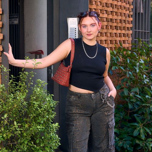 Polera Asimétrica Sin Mangas Essentials