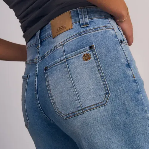 Jeans Wide Detalle En Basta