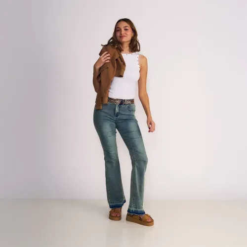 Jeans Britney Mid Rusty con Detalles en Rodilla